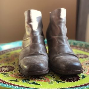 Kork Ease brownish gray leather ankle boots 7.5